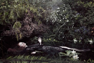 ミハラヤスヒロ、青山で映像、服、音楽、アートのコンセプトムービー「夢見るオフィーリア」を公開