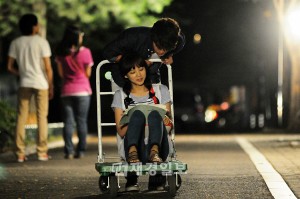 チャンネルA週末ドラマ『パンダさんとハリネズミ』（脚本：ハン・ジュニョン、演出：イ・ミンチョル）のSUPER JUNIORドンヘ＆ユン・スンアが路上“カートデート”を披露した。