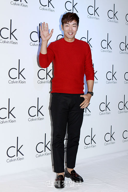 少女時代ユリ、カルバン・クライン清潭洞店オープンイベントに出席（19） イ・ジョンヒョク