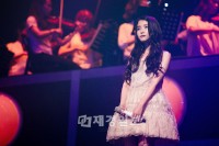 IUの未公開自作曲がサプライズ公開される。 IUの未公開自作曲がサプライズ公開される。