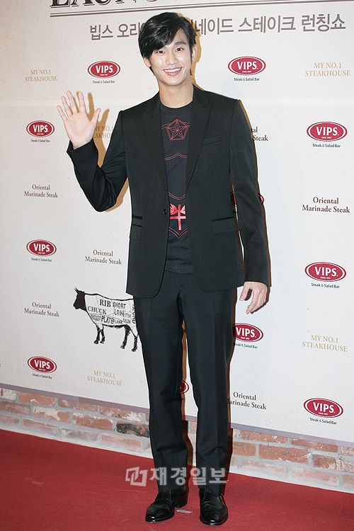 キム・スヒョン、ステーキハウスでトークショー:ファンと楽しい交流(7) キム・スヒョン