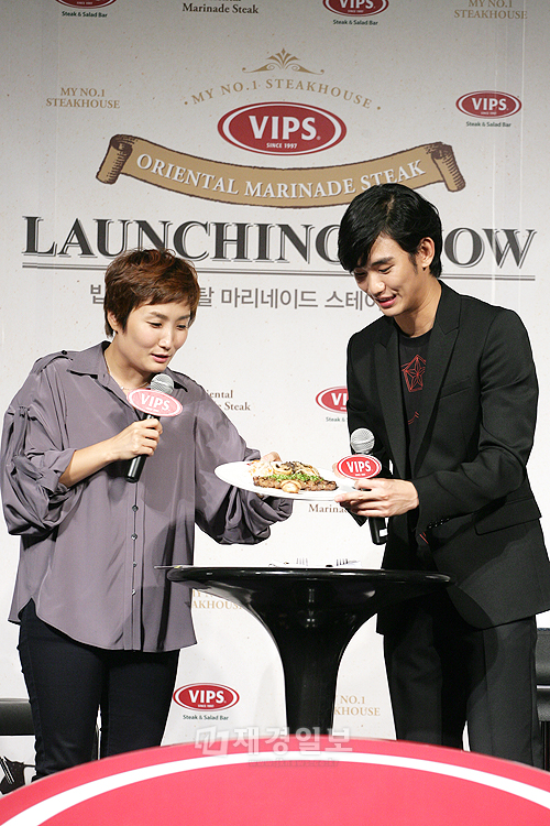 キム・スヒョン、ステーキハウスでトークショー：ファンと楽しい交流（3） キム・スヒョン、パク・ギョンリム