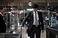今秋、韓国最高の映画話題作『会社員』で、殺人請負会社の会社員に変身するソ・ジソプの“24時スチール”が公開された。 今秋、韓国最高の映画話題作『会社員』で、殺人請負会社の会社員に変身するソ・ジソプの“24時スチール”が公開された。