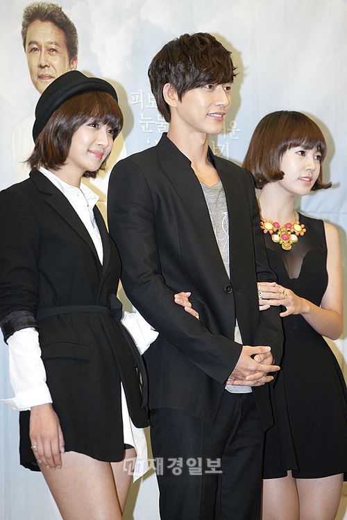 『私の娘ソヨンイ』演技初挑戦のCNBLUEイ・ジョンシンらが制作発表会に登場(14) パク・チョンア、パク・ヘジン、チェ・ユンジョン