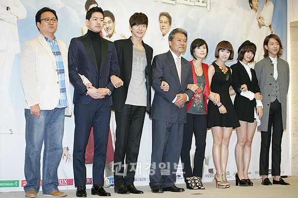 『私の娘ソヨンイ』演技初挑戦のCNBLUEイ・ジョンシンらが制作発表会に登場（2）