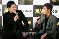 映画『会社員』の制作発表会、ソ・ジソプら出演者が出席 ソ・ジソプ、ZE:Aキム・ドンジュン（32）