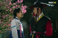 ついに水木ドラマの頂点に立った『アラン使道伝』が、12日に放送された第9話でイ・ジュンギ＆シン・ミナの本格的ロマンスを描き、お茶の間を熱くした。