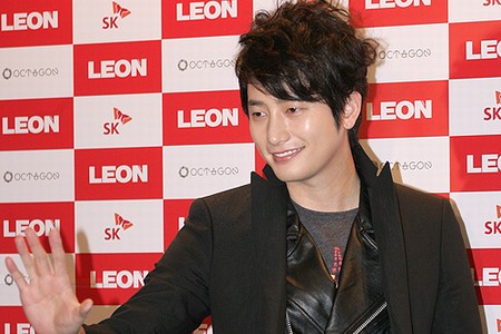 俳優パク・シフが、製作費20億ウォンのミュージックドラマに出演する。