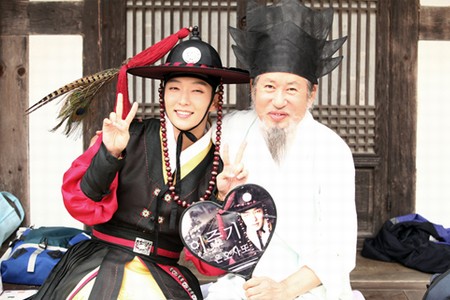 韓国MBC水木ドラマ『アラン使道伝』の制作会社が、イ・ジュンギ、ヨン・ウジン、キム・ヨンゴンのスチールカットを公開した。
