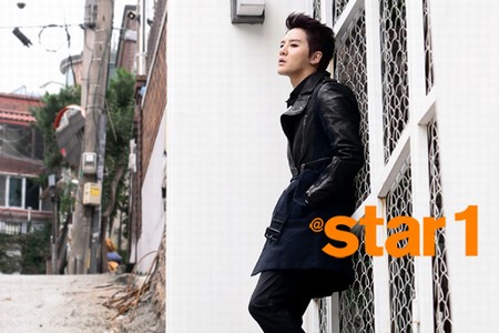 JYJのキム・ジュンスがパク・チソンとのチャリティーサッカー試合での秘話を明かした。写真=アットスタイル