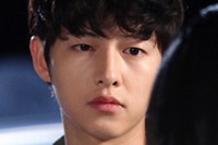 韓国KBS水・木ドラマ『世界のどこにもいない優しい男』でソン・ジュンギが演じるカン・マルの隠された家族の過去が明らかになる。写真＝アイエイチキュー
