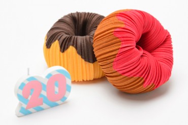 ワンピースがケーキに変身!?プリーツ プリーズ イッセイ ミヤケからハッピーなアイテムが登場