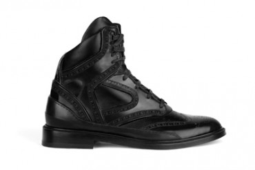 ジバンシィからメンズ・ハイブリッドシューズ誕生 - デザイン性と履き心地を両立