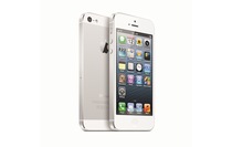 アップルの最新スマートフォン「iPhone 5」（写真提供：アップル）