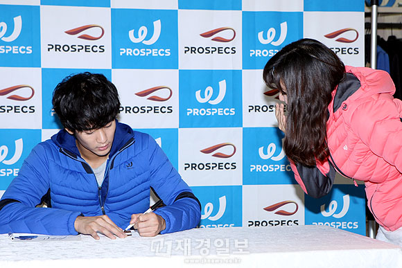 キム・スヒョン、サイン会に登場(5) キム・スヒョン