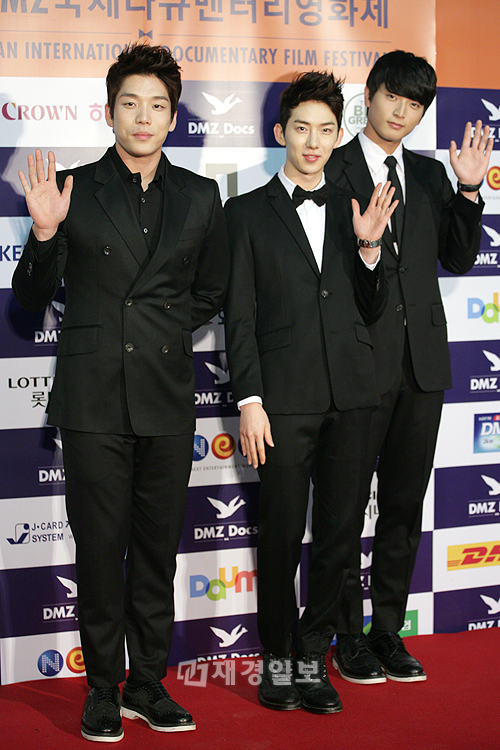 DMZ映画祭開幕式に2AMら出席（5） 2AM（チャンミン、チョグォン、ジヌン）