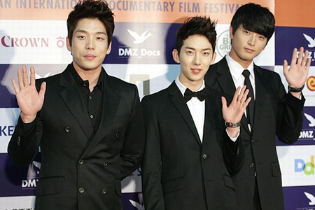 DMZ映画祭開幕式に2AMら出席 DMZ映画祭開幕式に2AMら出席
