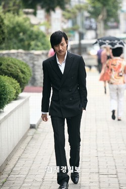 俳優キム・ナムギルが製作に参加して話題となったドキュメンタリー音楽映画『アンサンブル』(監督イ・ジョンピル、製作キム・ナムギル)が、10月6日第17回釜山国際映画祭で特別上映されることになった。
