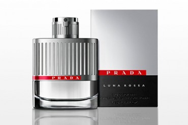 プラダから、洗練された力強さを表現した新作メンズフレグランス「ルナロッサ」登場