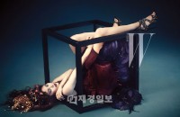 ファッション誌「W Korea」で、BoAがシューズブランドのイメージモデルに選ばれたことを記念してグラビア撮影を行った。写真=W Korea ファッション誌「W Korea」で、BoAがシューズブランドのイメージモデルに選ばれたことを記念してグラビア撮影を行った。写真=W Korea