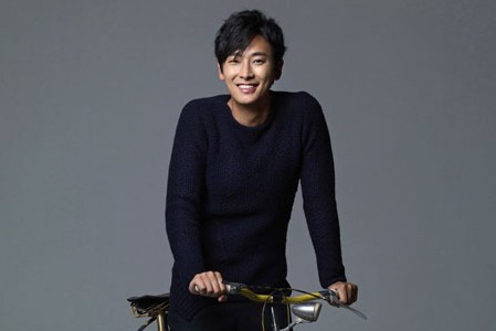 俳優チュ・ジフンが、釜山で特別なコンサートをファンにプレゼントする。写真=キー・イースト
