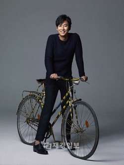 俳優チュ・ジフンが、釜山で特別なコンサートをファンにプレゼントする。写真=キー・イースト
