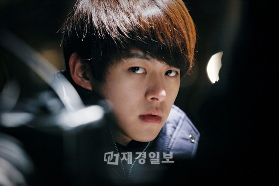 人気アイドルグループU-KISSのドンホが女優キム・ジョンナンと共演する。
