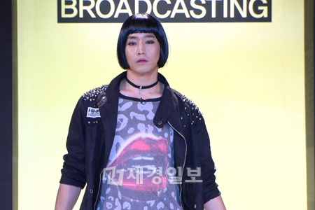 神話エリックがマチルダに変身した。
