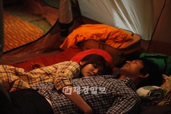 ドラマ『第3病院』のスヨン（ウィジン役）と『優しい男』のムン・チェウォン（ウンギ役）の切ないロマンスが視聴者の注目を集めている。写真=ドラマ『第3病院』
