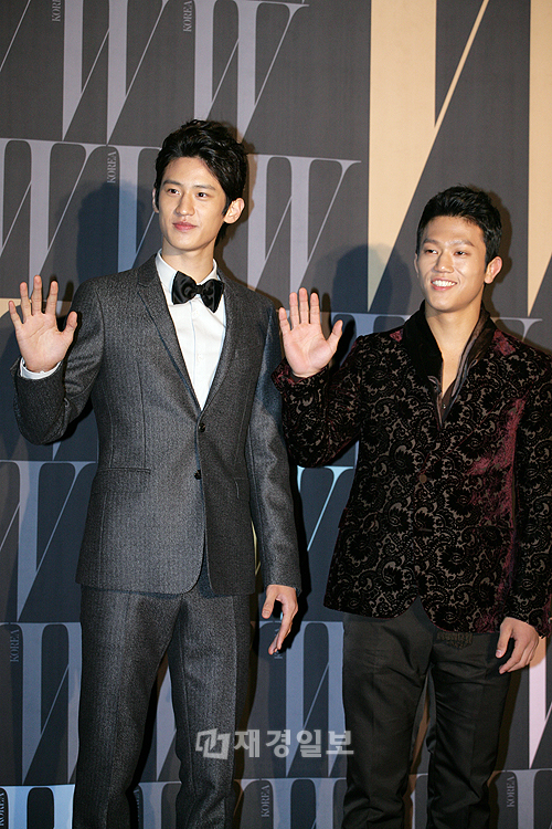 『W Korea』の乳がんチャリティー、少女時代ジェシカ、イ・ドンウクらスターが参加（18） イ・デフン、チョ・ジュノ