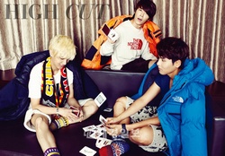 SUPER JUNIOR（スーパージュニア）メンバーたちが、リーダーのイトゥクの入隊を控え、最後の冬の旅行を共にした。