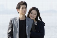 今にも溶けてしまいそうな“雪花ラブストーリー”を繰り広げ視聴者の心を焦がしているKBS水木ドラマ『世界のどこにもいない優しい男』のソン・ジュンギとムン・チェウォンが、今回も視聴者の熱い反応を得ている。