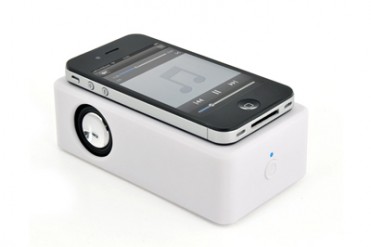 iPhoneなどスマホをのせるだけの簡単ワイヤレススピーカー新登場