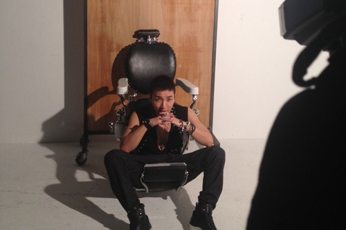 10月30日に軍入隊を控えたSUPER JUNIOR（スーパージュニア）のリーダー、イトゥクが、軍入隊前最後のグラビア撮影を行い、注目を集めた。