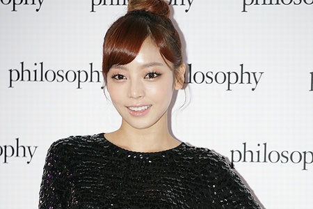 KARAク・ハラ、「philosophy」オープニング記念パーティーに出席