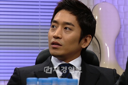 エリックが、8年前に出演したドラマ『火の鳥』の秘話を公開する。