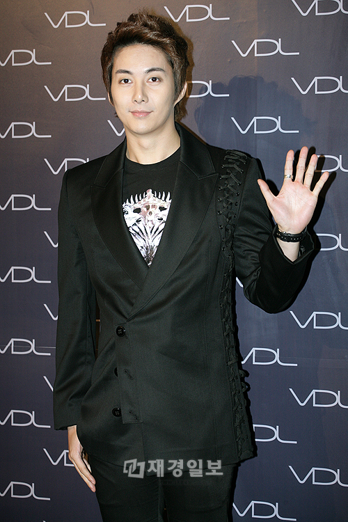SS501キム・ヒョンジュン、VDLローンチパーティーに出席（9） SS501のキム・ヒョンジュン（マンネ）