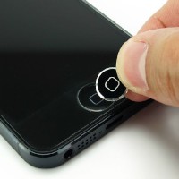 「Ultra shield tempered glass for iPhone5」は高硬度な強化ガラスが画面を守るiPhone5用の保護フィルムです。 「Ultra shield tempered glass for iPhone5」は高硬度な強化ガラスが画面を守るiPhone5用の保護フィルムです。