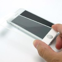 「Ultra shield tempered glass for iPhone5」は高硬度な強化ガラスが画面を守るiPhone5用の保護フィルムです。 「Ultra shield tempered glass for iPhone5」は高硬度な強化ガラスが画面を守るiPhone5用の保護フィルムです。