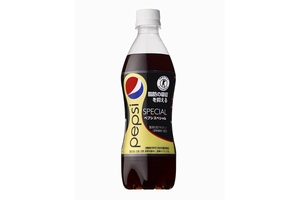 特定保健用食品のコーラ飲料「ペプシ スペシャル」（画像：サントリー食品インターナショナル）