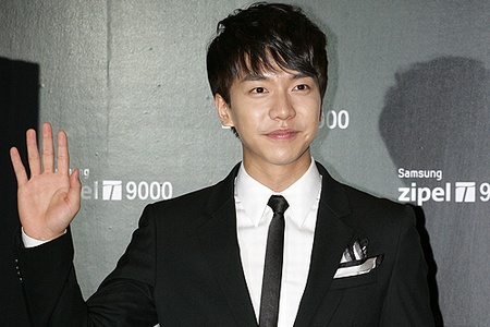 ネットユーザーらが、「今受験しても高得点を取りそうな芸能人」としてイ・スンギを選んだことがわかった。
