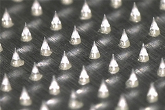 「マイクロニードルアレイ」の例（画像：富士フイルム）