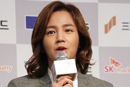 「三井住友カード 韓国トラベルプリペイド」発行開始の記者会見が、13日午前、ソウル小公洞ロッテホテル・グランドボールルームで開かれた。記者会見には、イメージモデルであるチャン・グンソクも出席した。