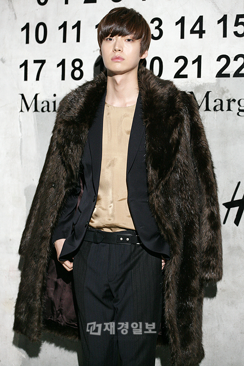 Wonder Girlsユビン、おしゃれなパーティーファッションで登場（21） アン・ジェヒョン