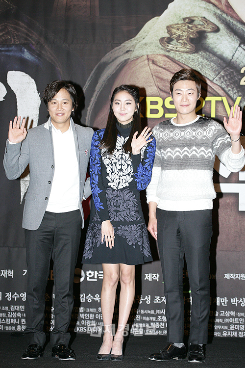 新ドラマ『チョン・ウチ』制作発表会 AFTERSCHOOLユイらが出席(14) チャ・テヒョン、ユイ、イ・ヒジュン