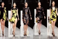 レオナールの2013春夏コレクションの舞台は”プール・パーティ”のエレガントウーマン