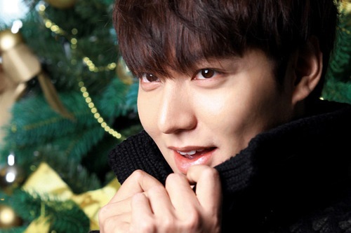 俳優イ・ミンホが、これまで年上の女優と共演してきたことについて、率直な気持ちを語った。