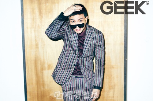 去る10月30日、軍入隊前に男性スタイルマガジン『GEEK』を通じて最後のグラビア撮影を行ったSUPER JUNIORイトゥクのグラビアカットが公開された。