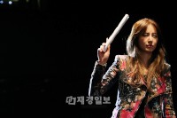 MBC水木ドラマ『会いたい』にユン・ウネが初登場する。 MBC水木ドラマ『会いたい』にユン・ウネが初登場する。