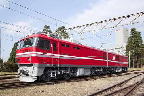 青函トンネル新幹線共用走行機関車のプロトタイプ車両「EH800」（写真：東芝）